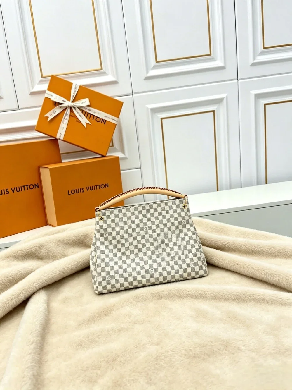 LOUIS VUITTON Artsy MM in Damier Azur Canvas